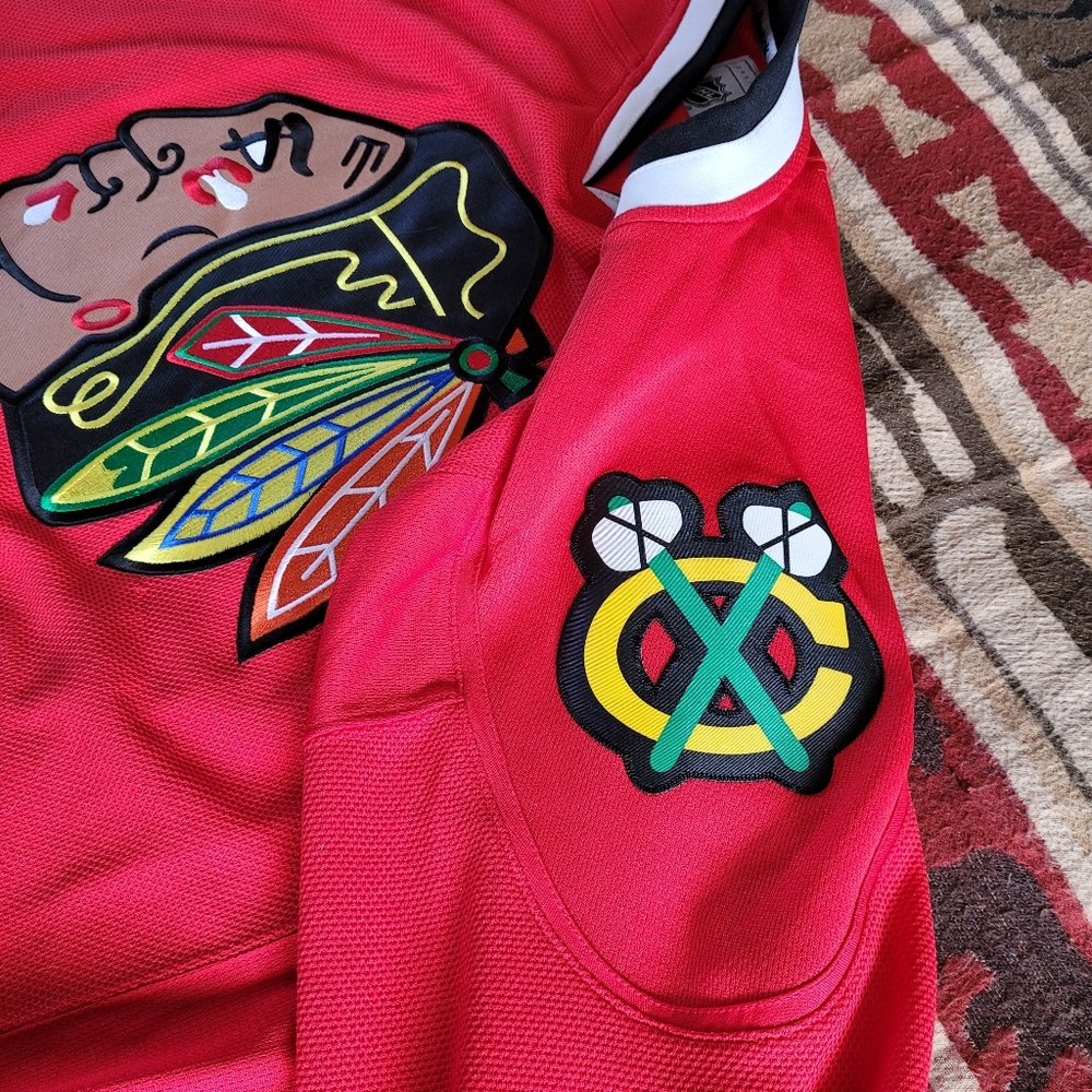 Chicago Black hawks jersey and Stanley cup hat. - Picture 9 of 14
